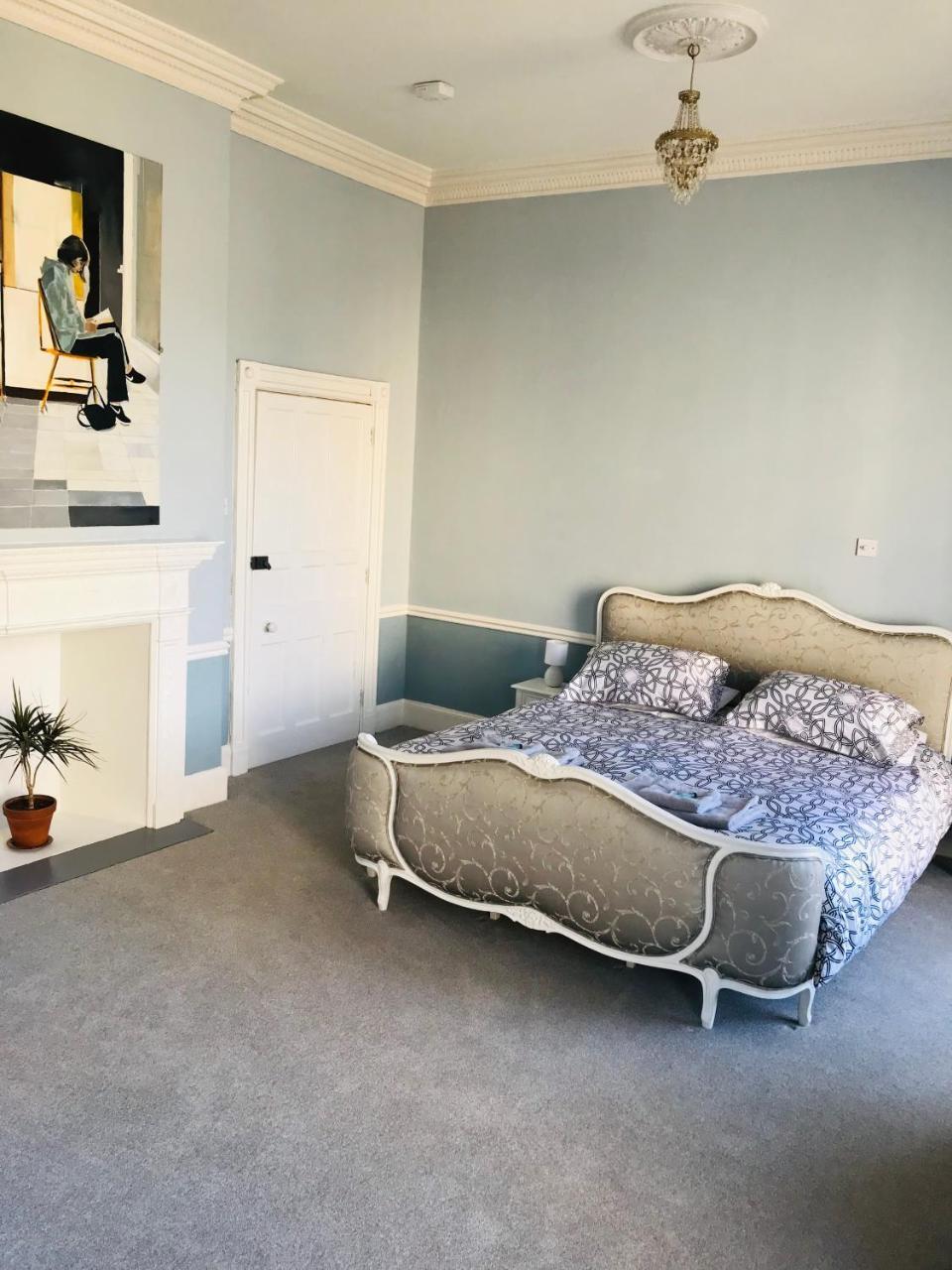 צ'לטנהם Regency Rooms Guesthouse מראה חיצוני תמונה