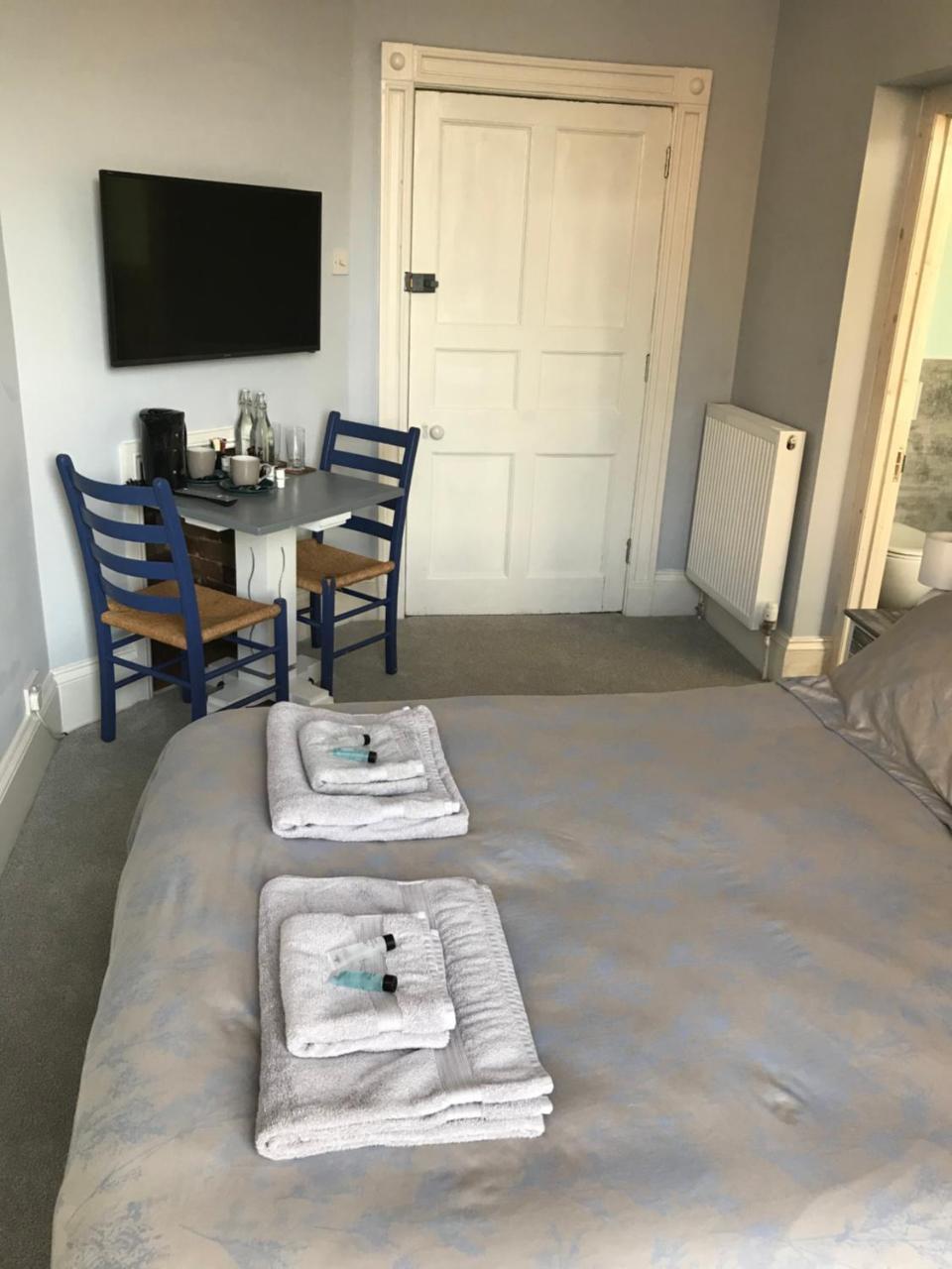 צ'לטנהם Regency Rooms Guesthouse מראה חיצוני תמונה
